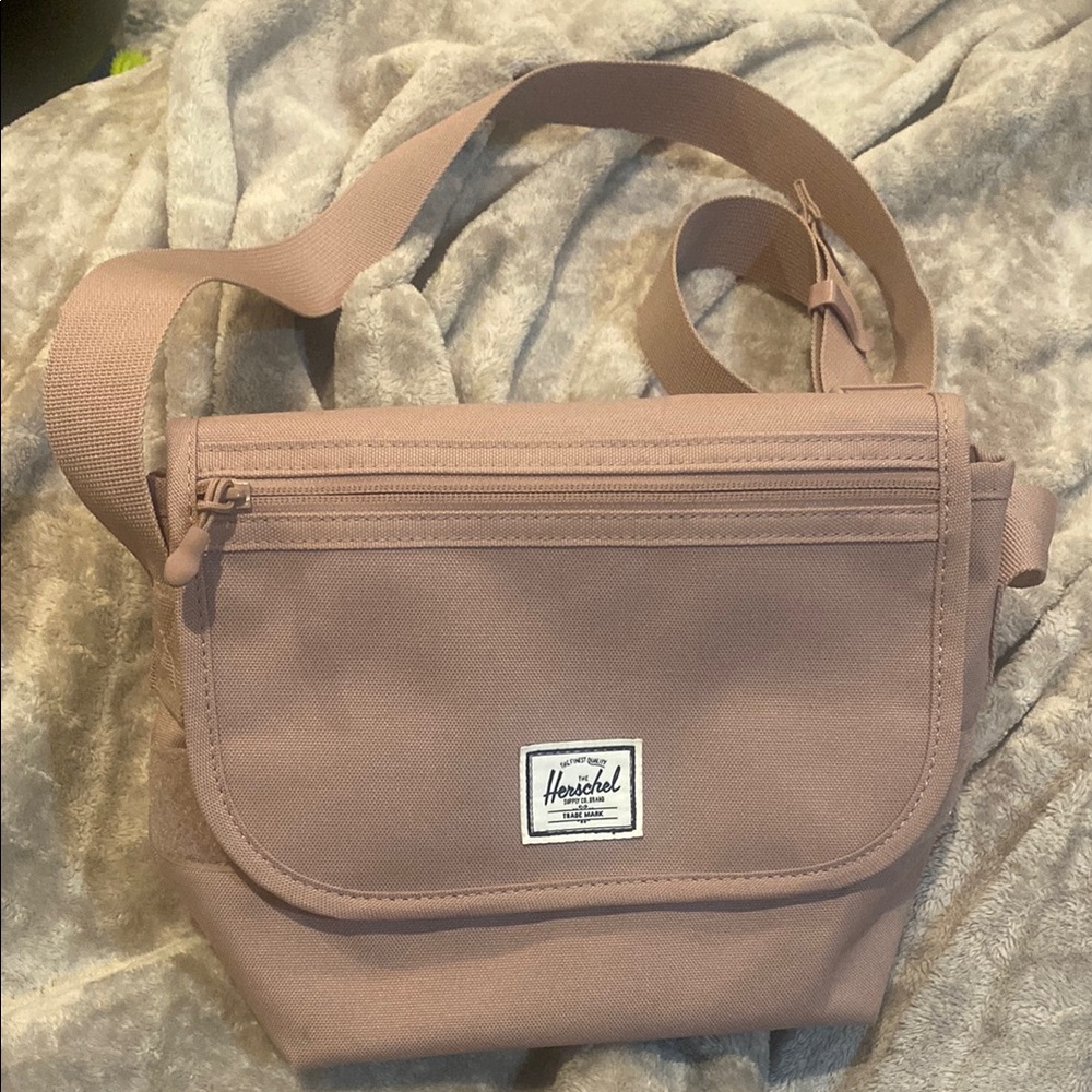 Gorgeous Herschel Supply Company Blush unisex Crossbody Bag